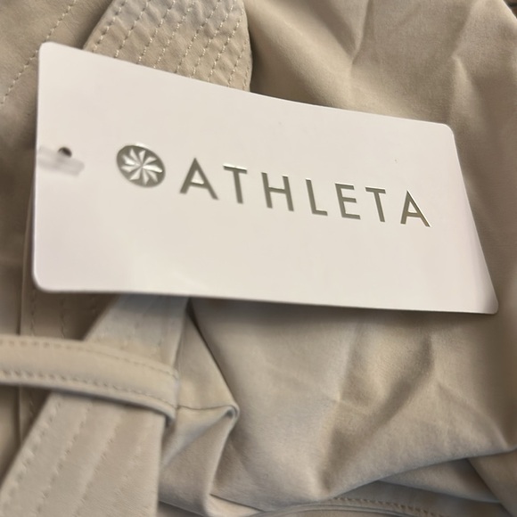 NWT ATHLETA Skyline Short Il Beige Lightweight Packable Paper bag Shorts - Picture 5 of 5